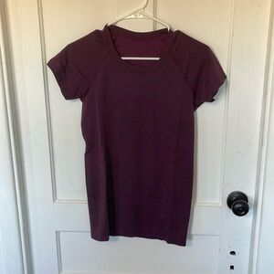 Womens Lululemon Swiftly Tech Short Sleeve 2.0 Size 6.